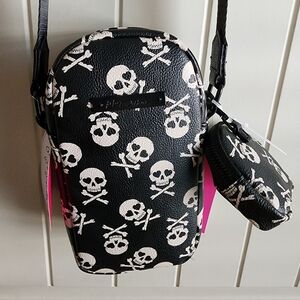 Betsey Johnson skull shoulder bag, small